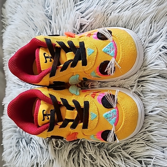 FORCE 1 LV8 TD 'CHINESE NEW YEAR - UNIVERSITY GOLD' - Picture 2 of 10